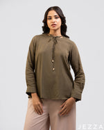 Load image into Gallery viewer, Subtle Charm: Green Relaxed-Fit Below-Hip Top 77301