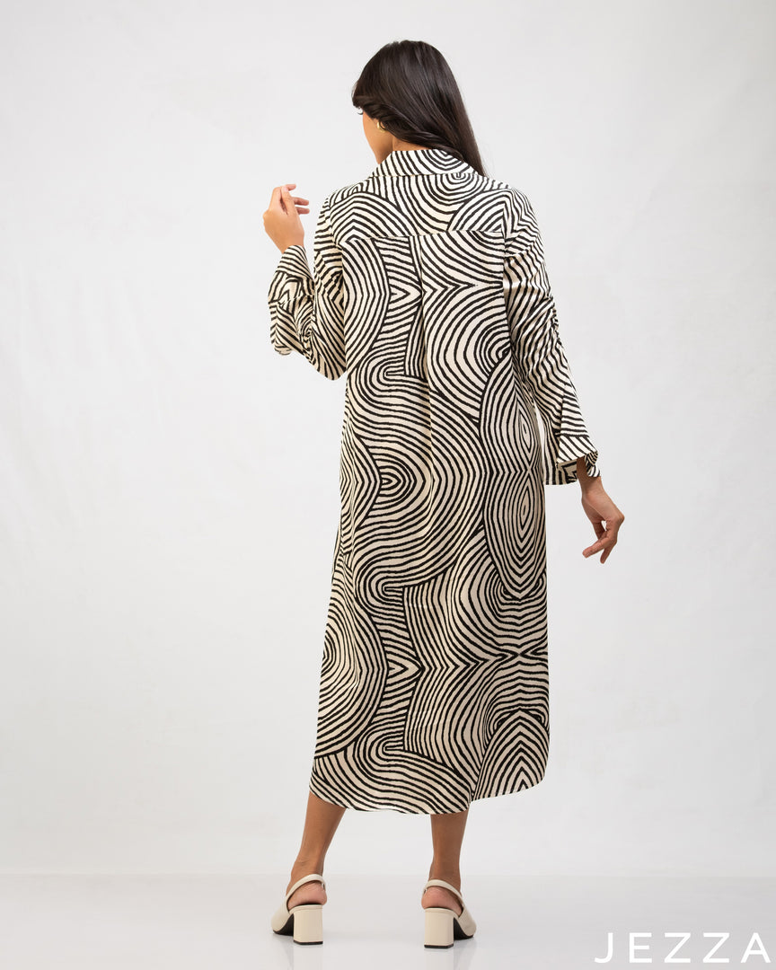 Monochrome Artistry: White-Black Abstract Midi Top 77311