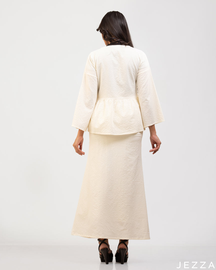 Textured Grace: Off-White V-Neck Set 68221/7135