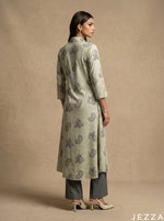 Load image into Gallery viewer, Bohemian Flow: Scattered Paisley Longline Top 87043