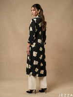 Load image into Gallery viewer, Statement Bloom: Bold Floral Longline Top 87042