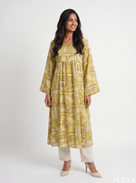 Load image into Gallery viewer, Eclectic Harmony: Patchwork Print Midi Top 79502