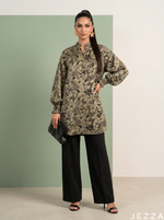 Load image into Gallery viewer, Petal Canvas: Floral Print Top 79533